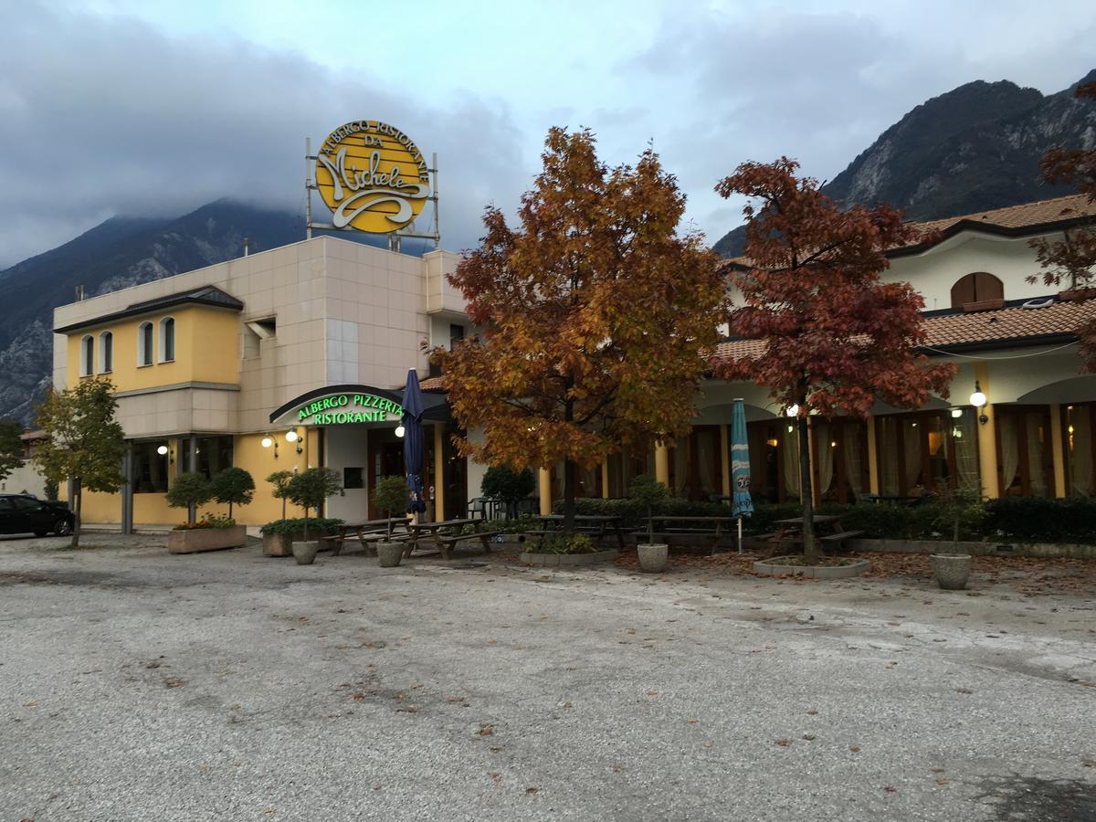 Albergo Ristorante Pizzeria Da Michele เวนโซเน ภายนอก รูปภาพ